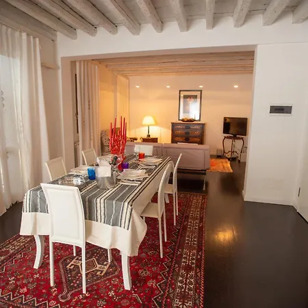 Ada Canal House Apartment