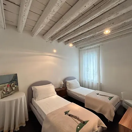 Ada Canal House * 키오자